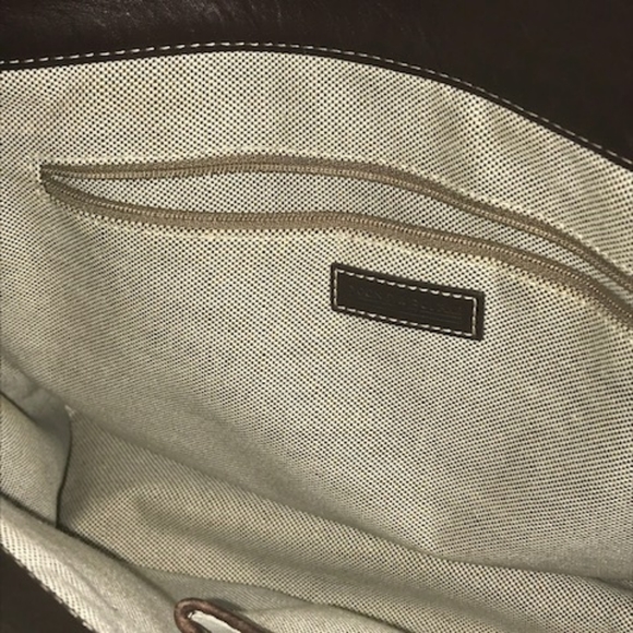 Dooney & Bourke signature purse - Picture 5 of 5